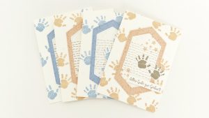 Babykarten mit Händchen